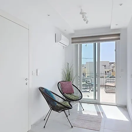 Center Of Malta Modern Sunny Penthouse In Apartment
